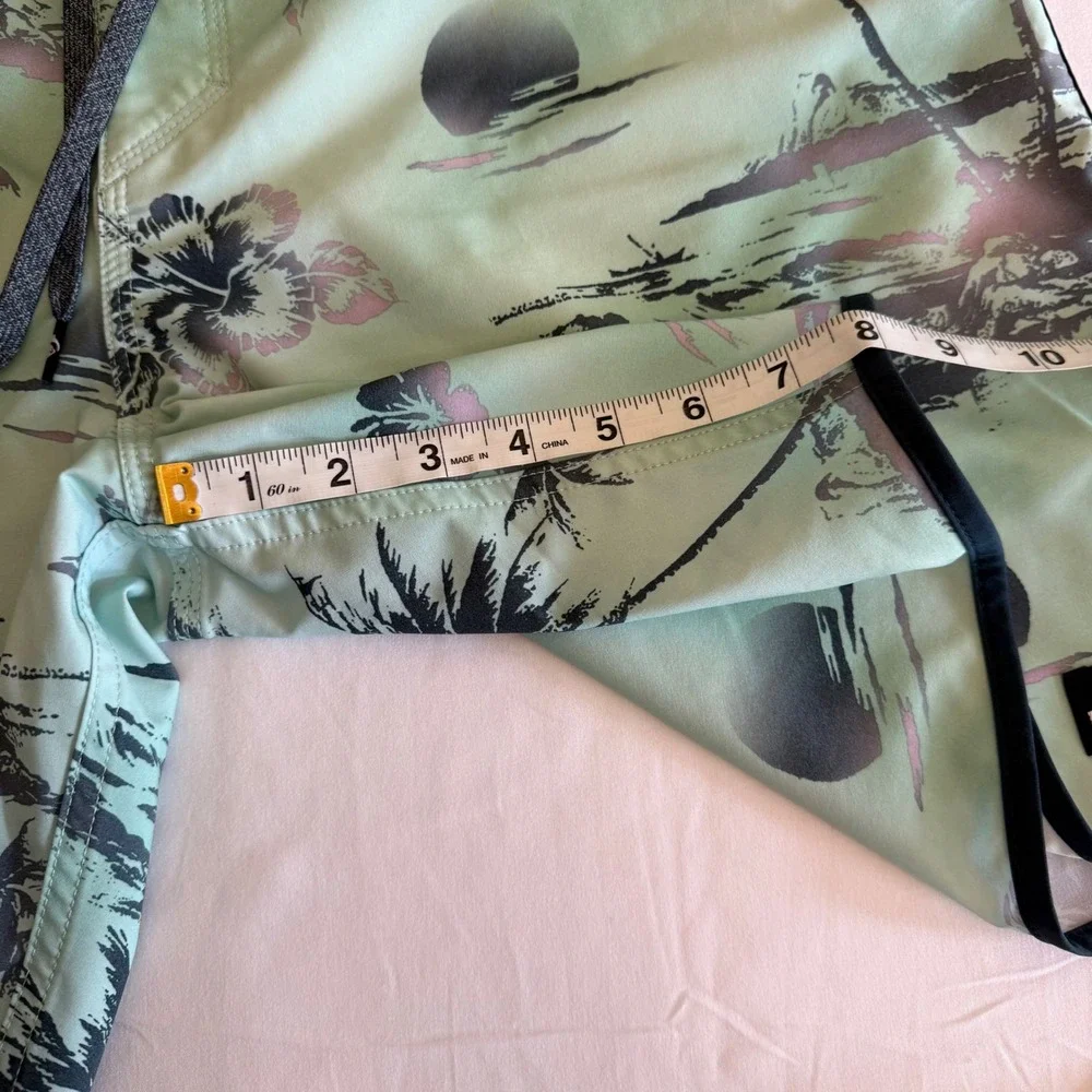 Quiksilver Board Shorts Mens 36 Green Tropical Palm Tree Floral Swim Trunks